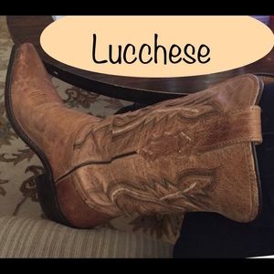 Beautiful size 9 brown women’s Lucchese boots.